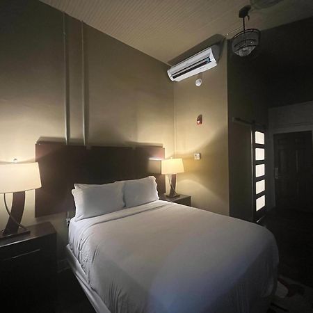 The Skylight Hotel グリーンビル エクステリア 写真